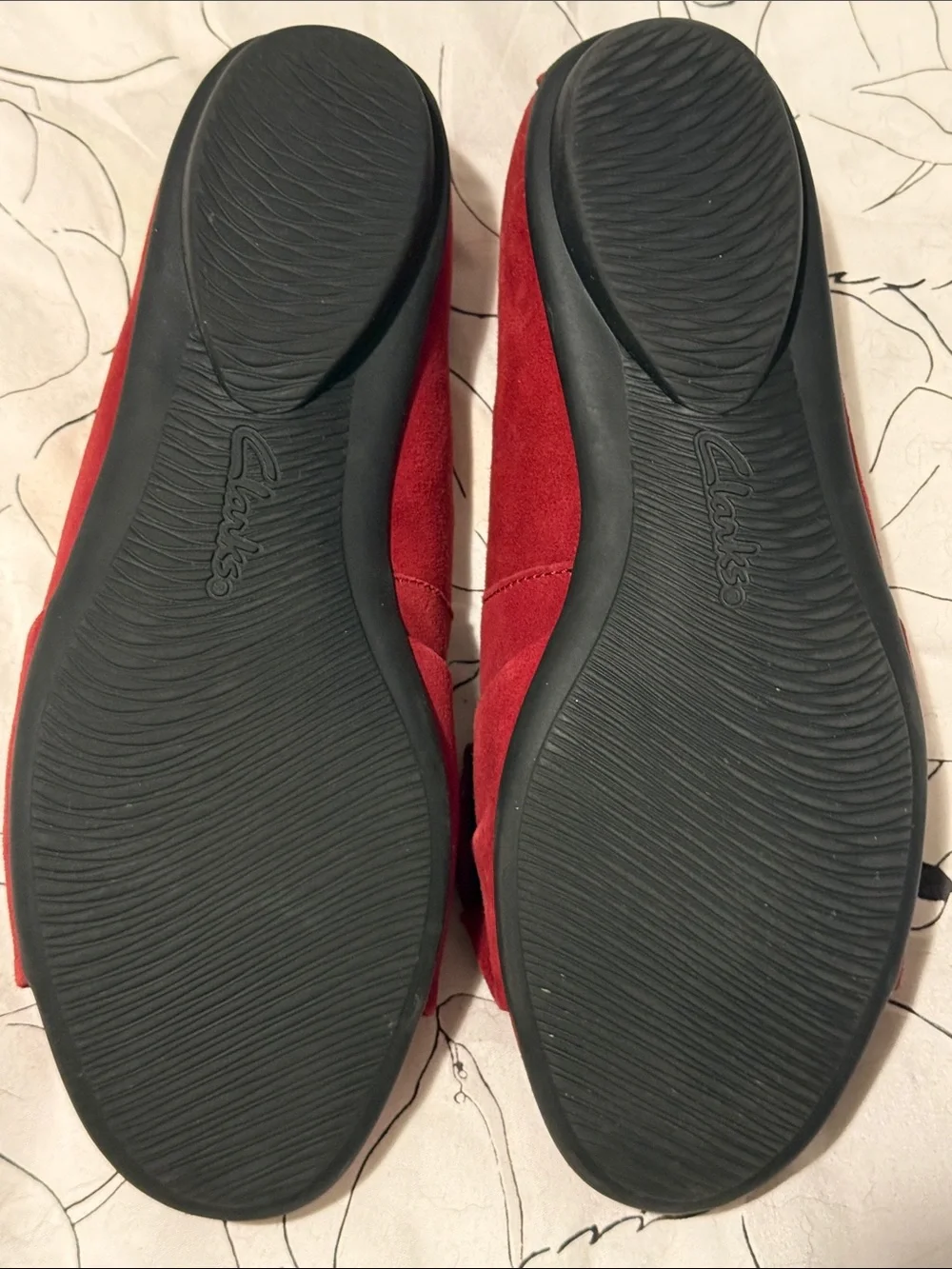 Clarks soft red